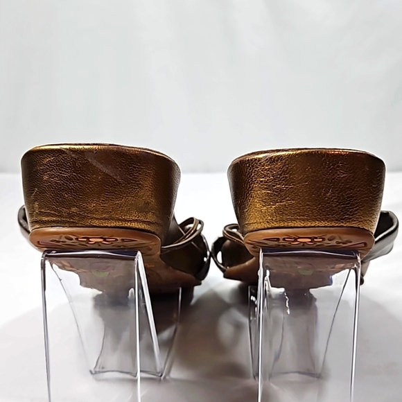 Kenneth Cole Reaction Yum Yum Bronze Metallic Thong Sandals Size 10 - Picture 8 of 9